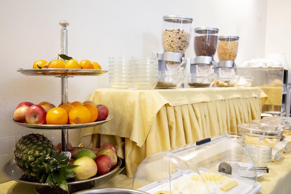 Ih Hotels Milano Eur - Trezzano Sul Naviglio Zewnętrze zdjęcie