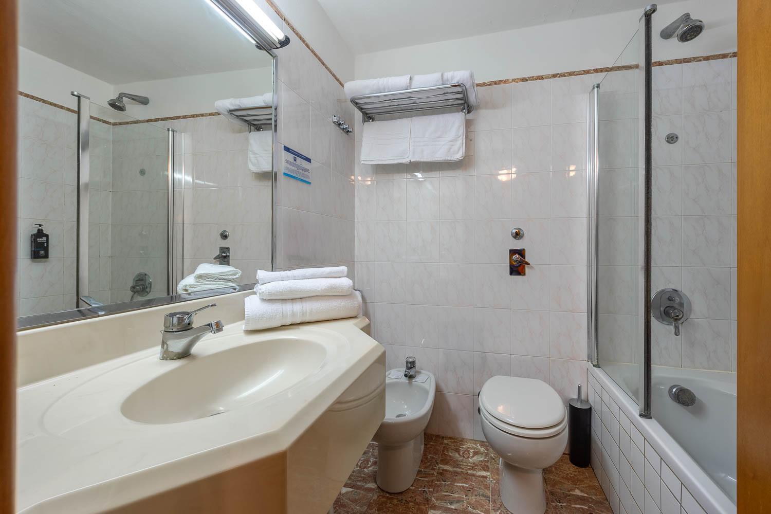 Ih Hotels Milano Eur - Trezzano Sul Naviglio Zewnętrze zdjęcie