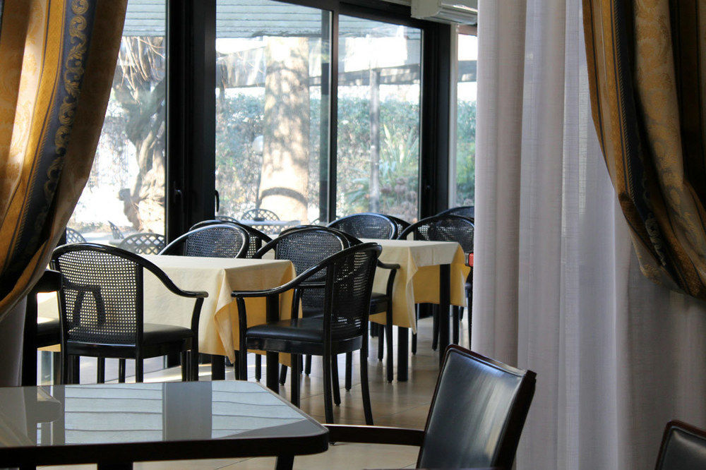 Ih Hotels Milano Eur - Trezzano Sul Naviglio Zewnętrze zdjęcie